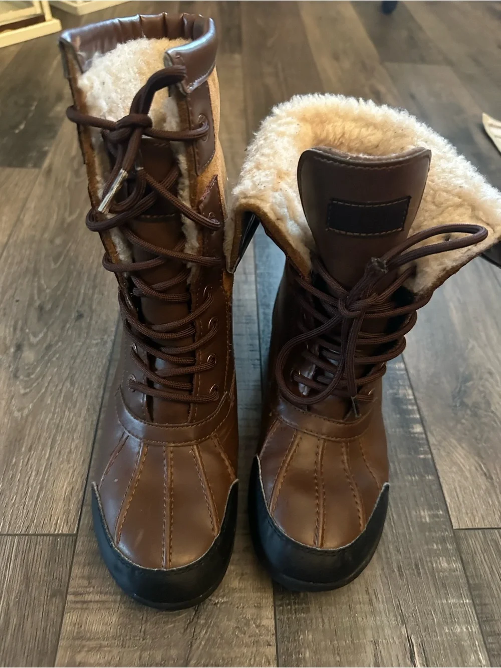 UGG Australia Kids Waterproof Butte II CWR UGG Boot Size 4